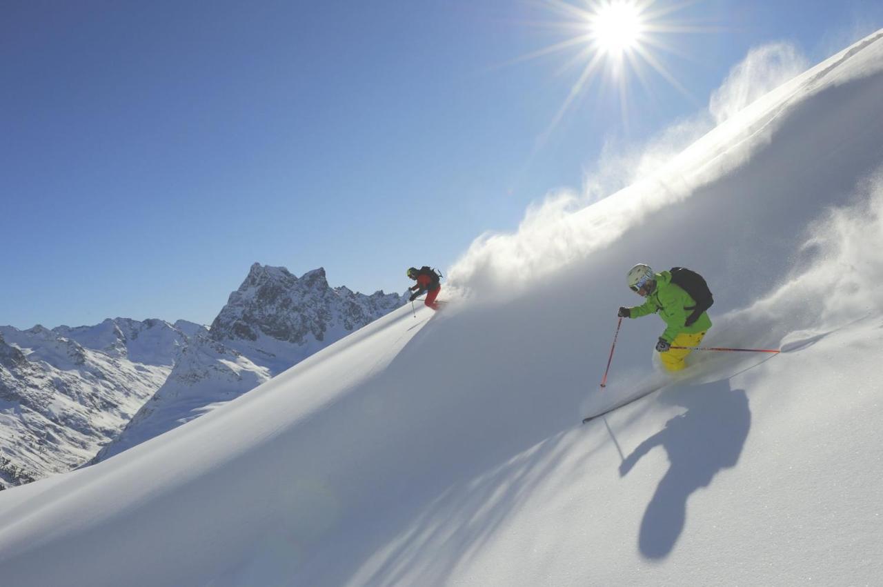 Hotel Schwarzer Adler Pettneu am Arlberg Eksteriør bilde