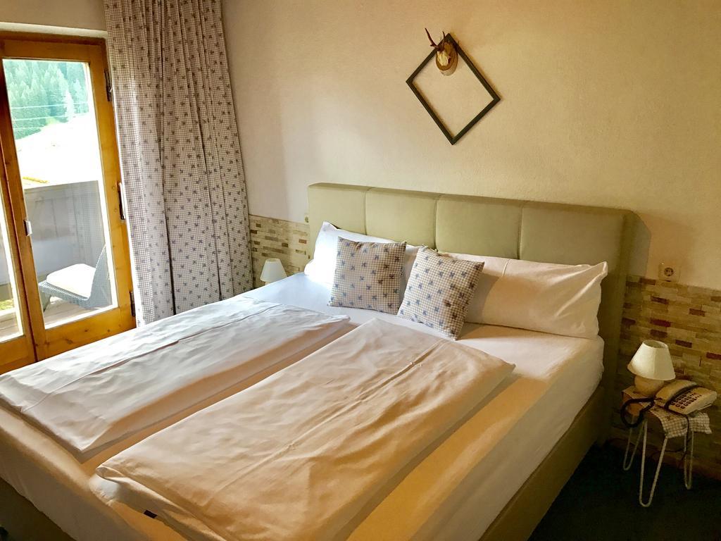 Hotel Schwarzer Adler Pettneu am Arlberg Eksteriør bilde